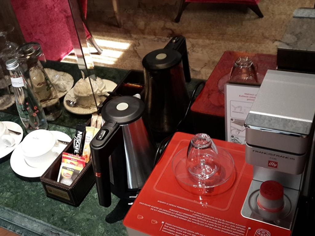 Warwick Ankara Hotell Rum bild